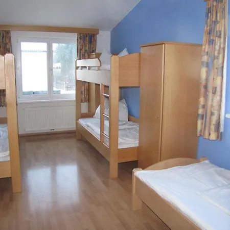 Jutel Hostel *